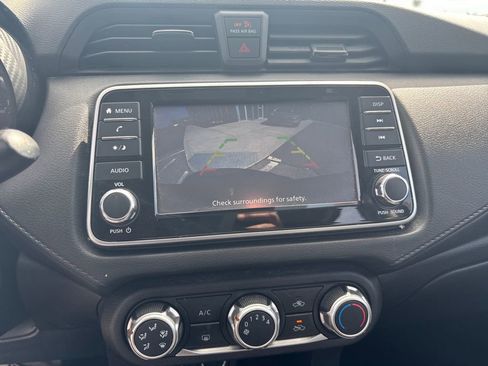 Used 2021 Nissan Versa S FWD image 12