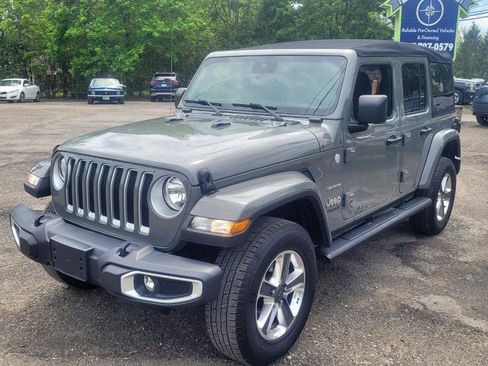 Used 2021 Jeep Wrangler Unlimited Sahara AWD/4WD image 4
