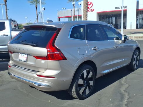 Used 2023 Volvo XC60 T8 Ultimate AWD/4WD image 4