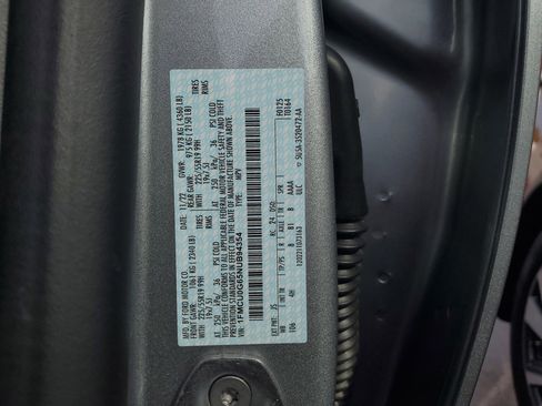 Used 2022 Ford Escape SE w/ SE Sport Appearance Package image 30