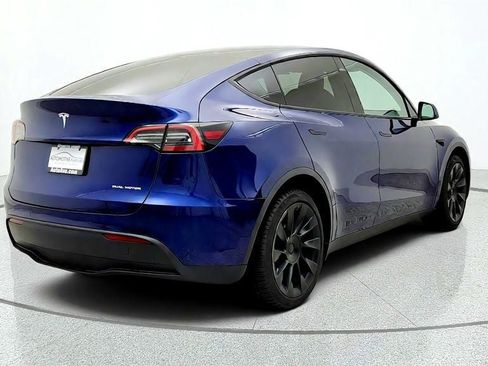 Used 2022 Tesla Model Y Long Range AWD/4WD image 5