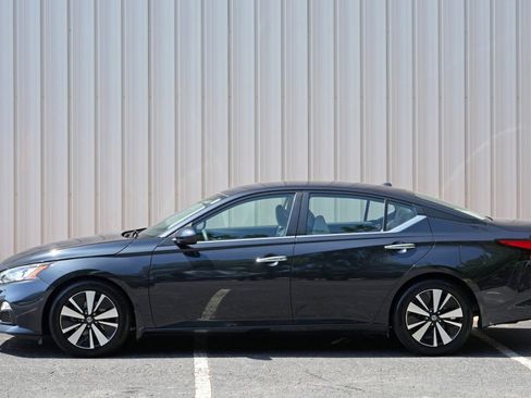 Used 2022 Nissan Altima 2.5 SV FWD image 41