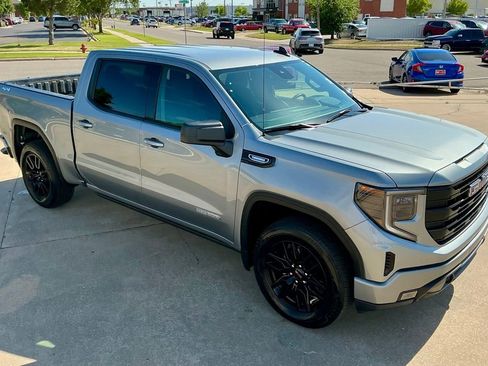 Used 2025 GMC Sierra 1500 Elevation AWD/4WD image 4
