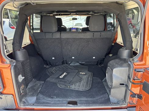 Used 2011 Jeep Wrangler Unlimited Sahara w/ Connectivity Group AWD/4WD image 25