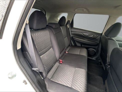 Used 2018 Nissan Rogue SV FWD image 27