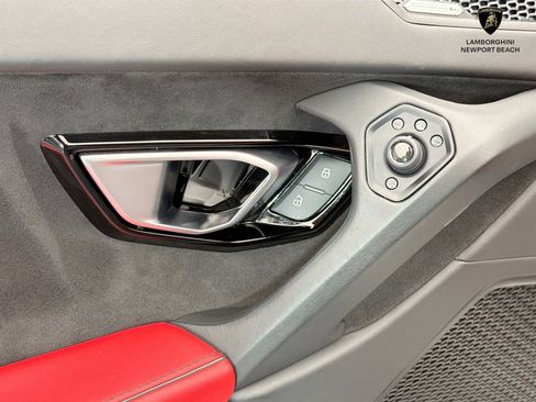 Used 2023 Lamborghini Huracan EVO RWD image 32