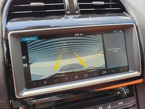 Used 2018 Jaguar F-PACE Portfolio AWD/4WD image 30
