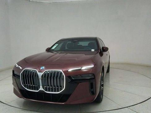 Used 2025 BMW 740i image 72