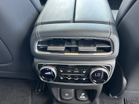 Used 2022 Genesis GV80 3.5T Prestige Signature AWD/4WD image 16