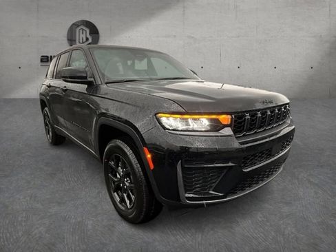New 2026 Jeep Grand Cherokee Altitude AWD/4WD image 4
