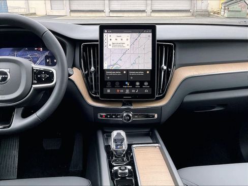 New 2026 Volvo XC60 B5 Plus w/ Climate Package AWD/4WD image 9