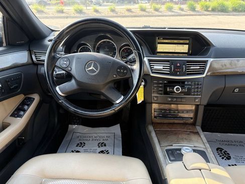 Used 2010 Mercedes-Benz E 350 4MATIC Sedan image 23