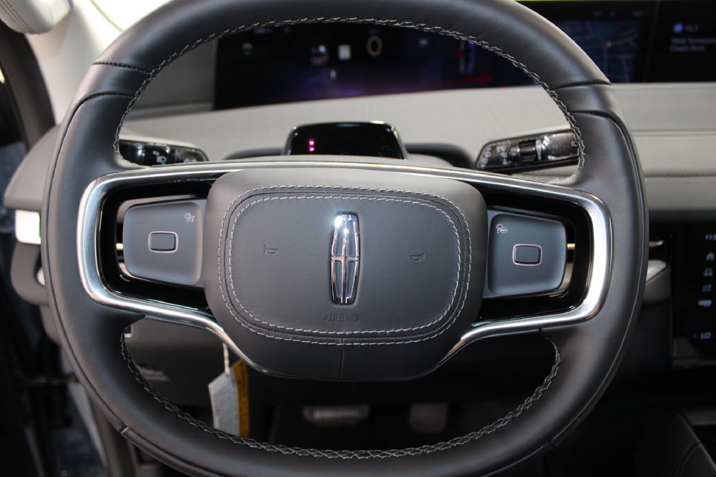New 2027 Lincoln Navigator Premiere RWD image 38