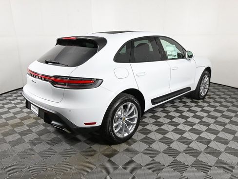 New 2026 Porsche Macan image 36