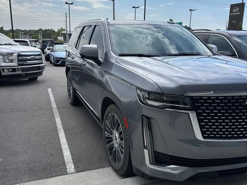Used 2022 Cadillac Escalade Premium Luxury w/ Performance Package AWD/4WD image 2