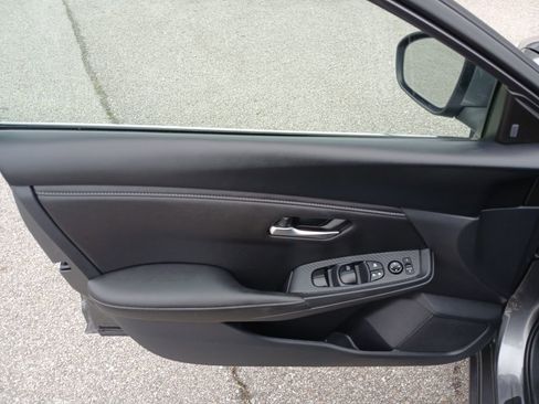 Used 2025 Nissan Sentra SV FWD image 22