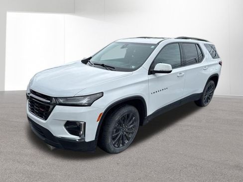 Used 2022 Chevrolet Traverse RS w/ LPO, Floor Liner Package AWD/4WD image 2
