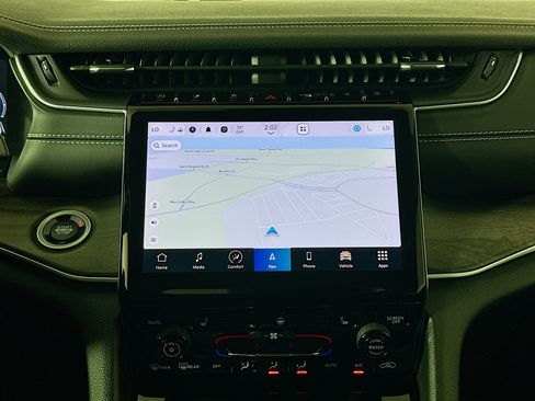 Used 2023 Jeep Grand Cherokee L Limited image 22