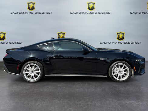 Used 2024 Ford Mustang GT Premium image 6