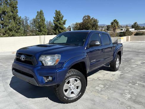 Used 2015 Toyota Tacoma PreRunner image 3