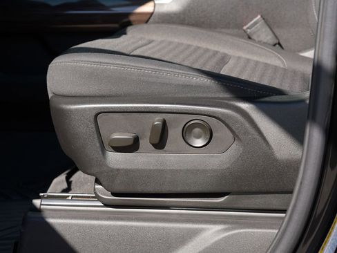 Used 2023 Chevrolet Silverado 1500 RST image 16