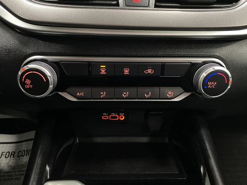 Used 2024 Nissan Altima 2.5 SR image 23