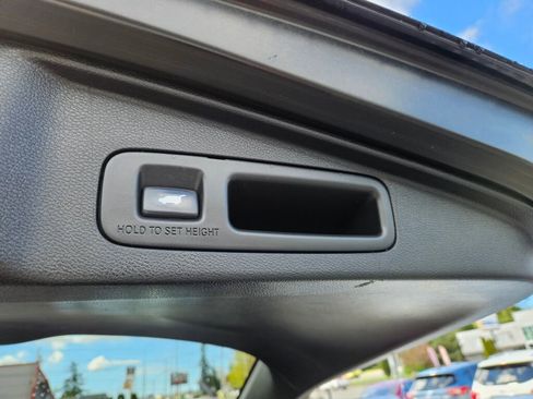 Used 2017 Honda CR-V EX-L image 11