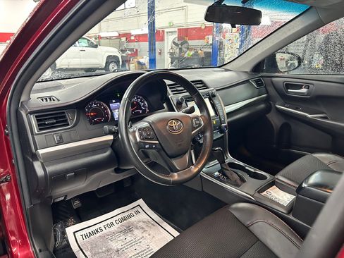 Used 2017 Toyota Camry SE FWD image 12