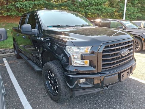 Used 2017 Ford F150 XL w/ Equipment Group 101A Mid AWD/4WD image 3