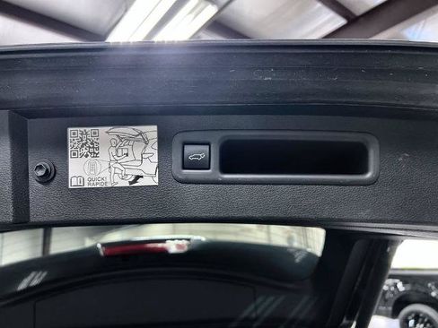 Used 2024 Toyota Highlander XLE FWD image 26
