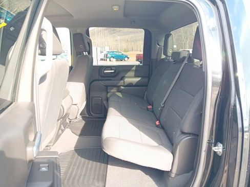 Used 2022 Chevrolet Silverado 2500 Custom w/ Custom Value Package image 7