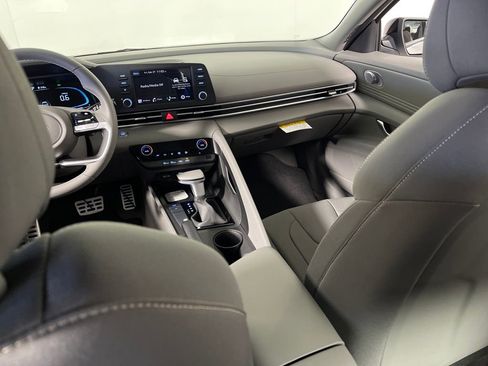 New 2026 Hyundai Elantra Sport FWD image 17