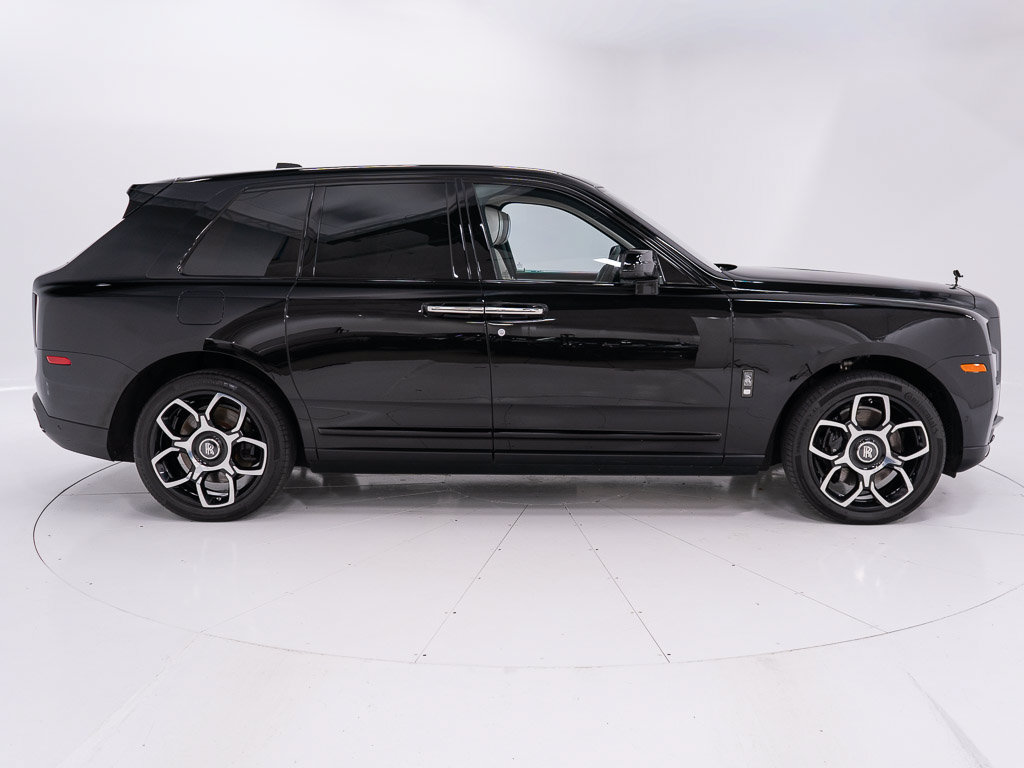 Certified 2022 Rolls-Royce Cullinan Black Badge w/ Dark Exterior Package AWD/4WD image 6