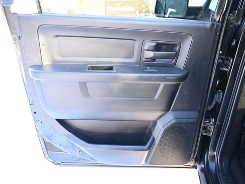 Used 2018 RAM 2500 Tradesman w/ Chrome Appearance Group image 30