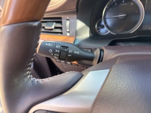 Used 2016 Lexus ES 350 w/ Luxury Package w/Wood Trim image 22