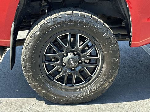 Used 2019 Toyota Tundra SR5 w/ SR5 Upgrade Package AWD/4WD image 9