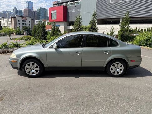 Used 2005 Volkswagen Passat GL FWD image 17