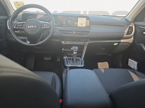 Certified 2026 Kia Seltos EX FWD image 2