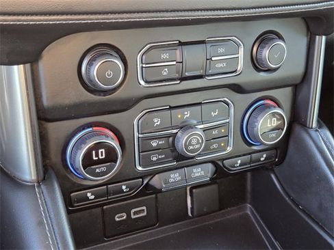 Used 2021 Chevrolet Tahoe Z71 image 22