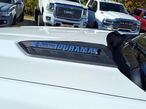 Used 2025 Chevrolet Silverado 3500 LT w/ Convenience Package image 16