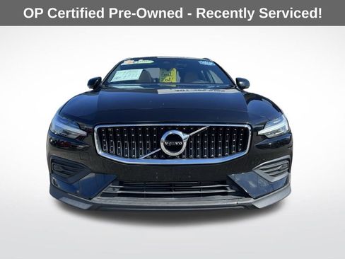 Used 2020 Volvo V60 T5 Cross Country image 2