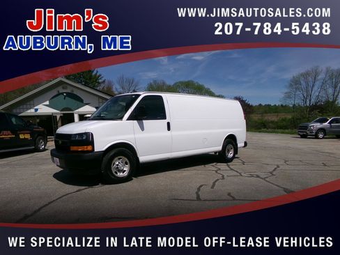 Used 2019 Chevrolet Express 3500 Extended w/ Driver Convenience Package RWD image 1