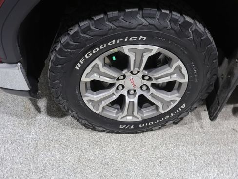 Used 2023 GMC Sierra 1500 SLT AWD/4WD image 8