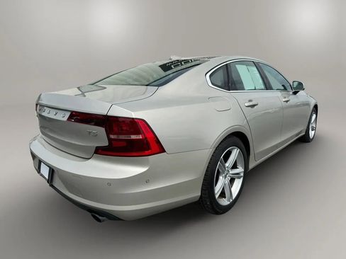 Used 2017 Volvo S90 T5 Momentum w/ Convenience Package FWD image 8