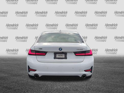 Certified 2022 BMW 330i xDrive Sedan w/ Premium Package 2 AWD/4WD image 9