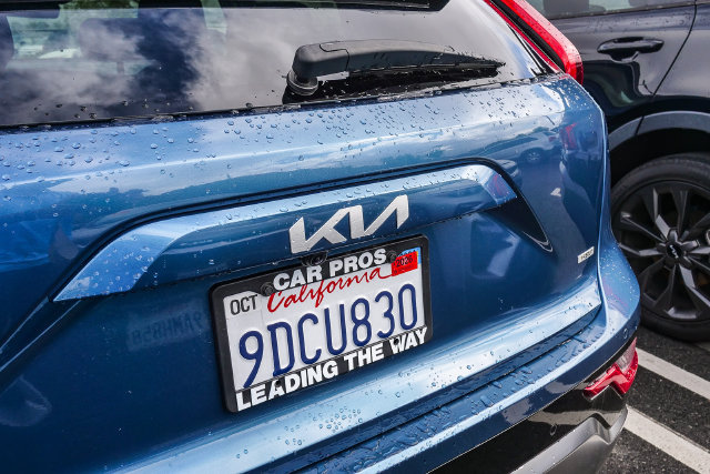 Used 2023 Kia Niro EX Touring FWD image 11