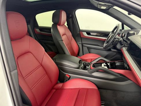 Certified 2026 Porsche Cayenne Coupe AWD/4WD image 16