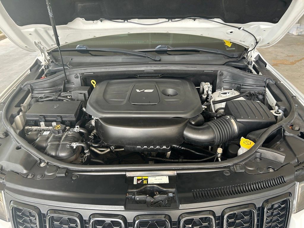 Used 2017 Jeep Grand Cherokee Altitude RWD image 13