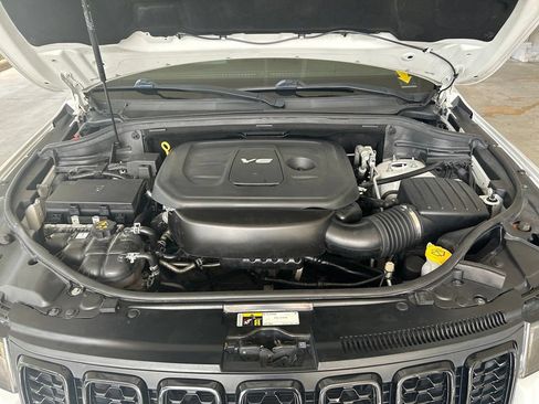Used 2017 Jeep Grand Cherokee Altitude RWD image 13