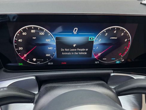 Used 2026 Mercedes-Benz GLB 250 4MATIC image 16